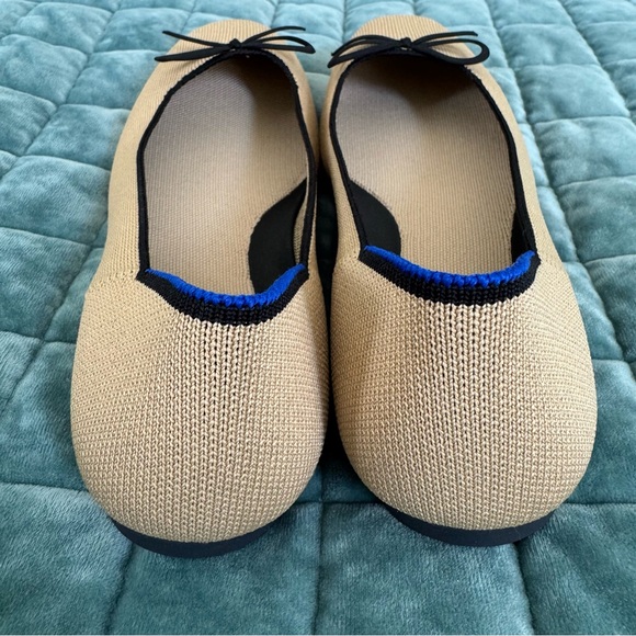 Rothy's The Ballet Flat in Beige & Black with Bow Neutral Earth-Friendly - Picture 4 of 12